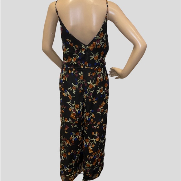 Gianni Bini Black Floral Cropped Length Spaghetti Straps Jumpsuit Sz Medium VGC - Picture 4 of 5